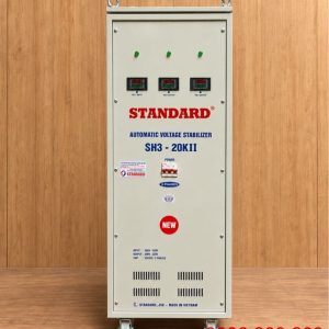 Ổn áp Standard 3 pha 20KVA SH3-20KII chuyên dùng ổn định điện áp tự động, chống quá tải, ngắn mạch, nâng cao độ bền và bảo vệ an toàn cho các thiết bị điện.