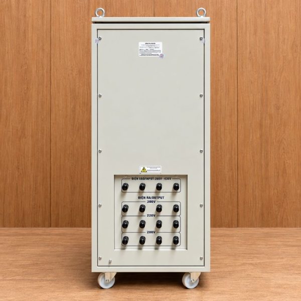 Ổn áp Standard 3 pha 6KVA SH3-6KII chuyên dùng ổn định điện áp tự động, chống quá tải, ngắn mạch, nâng cao độ bền và bảo vệ an toàn cho các thiết bị điện.