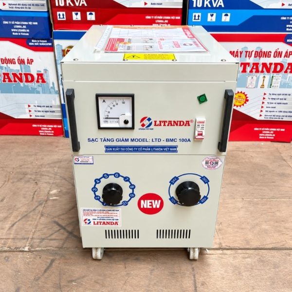 sac-tang-giam-100a-da-dien-ap-12v-24v-36v-48v-3 Bộ sạc tăng giảm 100A | 220V ra 12-48VDC là thiết bị chuyên dụng được thiết kế để đáp ứng nhu cầu sạc cho nhiều loại ắc quy và thiết bị điện khác nhau.