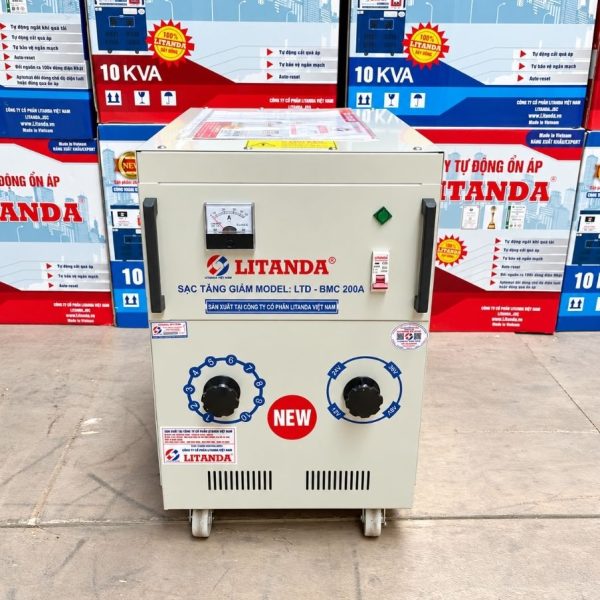 Sạc tăng giảm 200A đa điện áp là thiết bị chuyên dụng trong lĩnh vực điện công nghiệp, được thiết kế để sạc nhanh và ổn định cho nhiều loại ắc quy có…