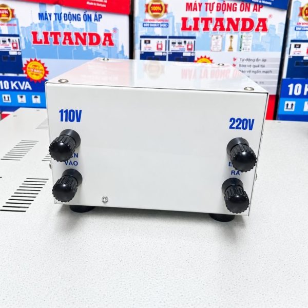 Biến áp 3kVA đổi nguồn 100V/110V sang 220V chuyên dùng đổi nguồn điện chuẩn xác, cung cấp nguồn điện an toàn và ổn định cho các thiết bị điện nội địa.