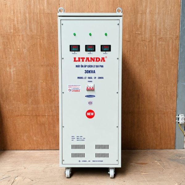 Ổn áp cách ly 30KVA 3 pha 260V-430V chuyên dùng ổn định điện áp, lọc nhiễu, chống giật và bảo vệ thiết bị điện công nghiệp nhạy cảm.