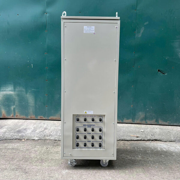thiet-bi-chong-giat-3-pha-45kva-1 Thiết bị chống giật 3 pha 45kVA chuyên dùng bảo vệ an toàn cho hệ thống điện, tự động cách ly hoàn toàn nguồn điện khi xảy ra sự cố rò rỉ hoặc điện giật.