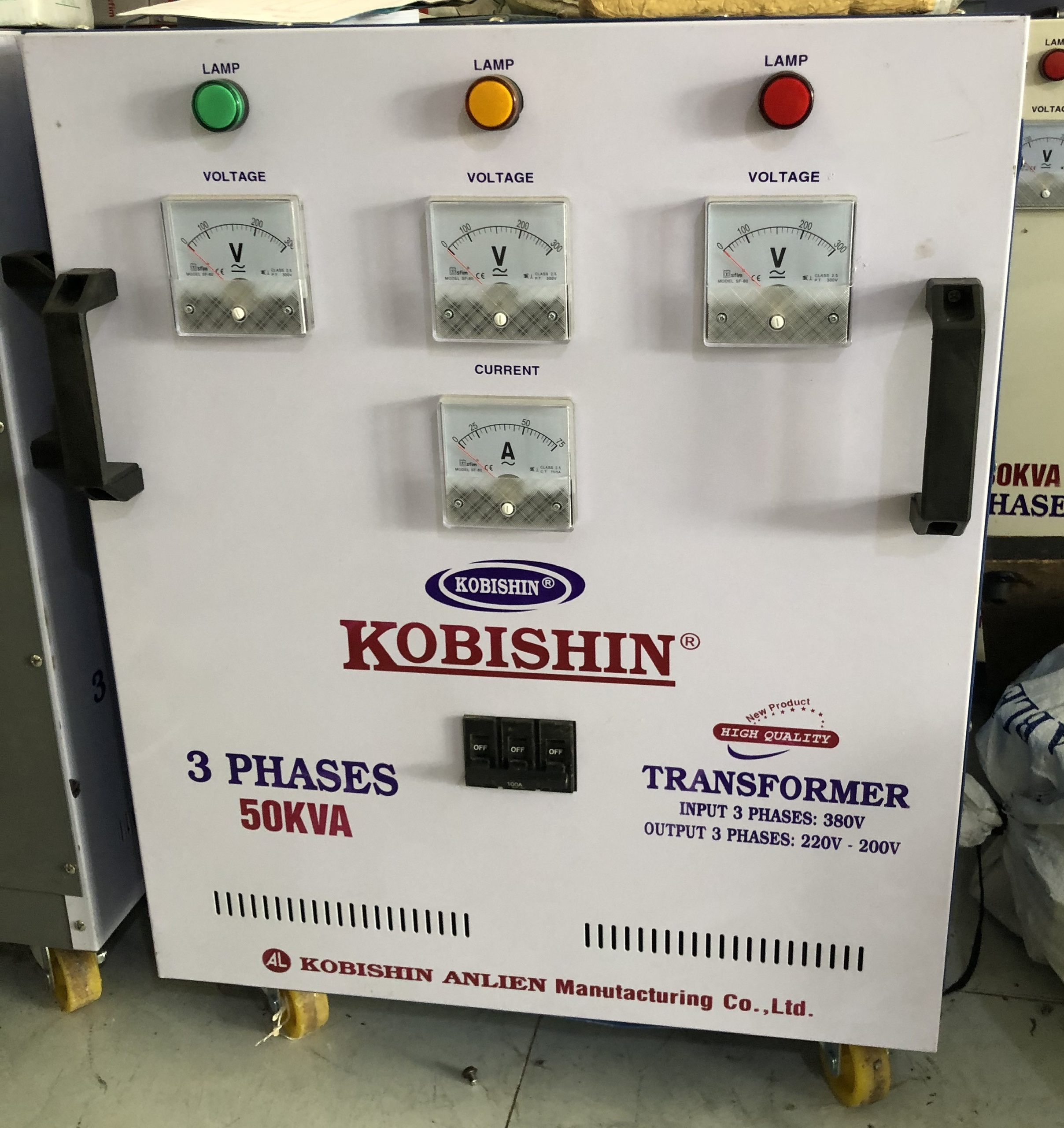 bien-ap-kobishin-3-pha-2 Biến áp Kobishin 3 pha là giải pháp chuyển đổi điện áp an toàn, ổn định cho nhà xưởng và hệ thống công nghiệp.