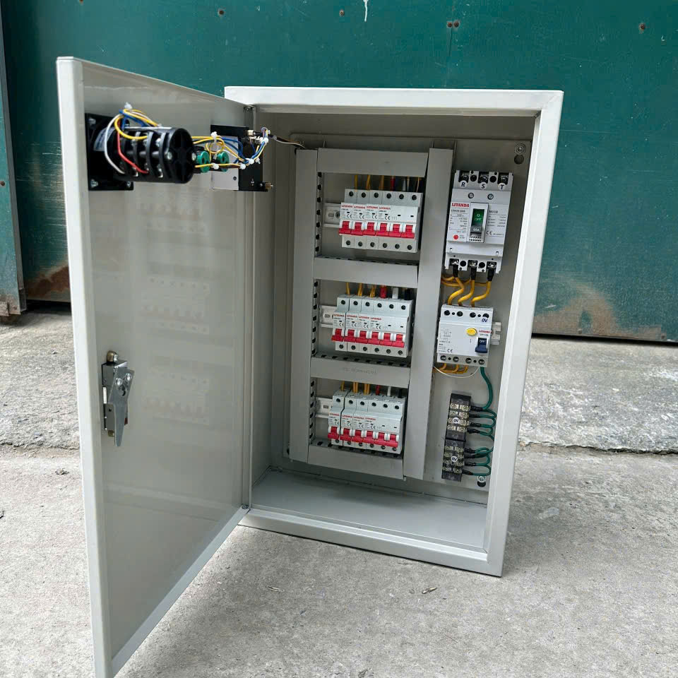 Tủ nguồn phụ 24VDC có tác dụng gì? Vì sao nên dùng biến áp tủ điện trong tủ điều khiển?