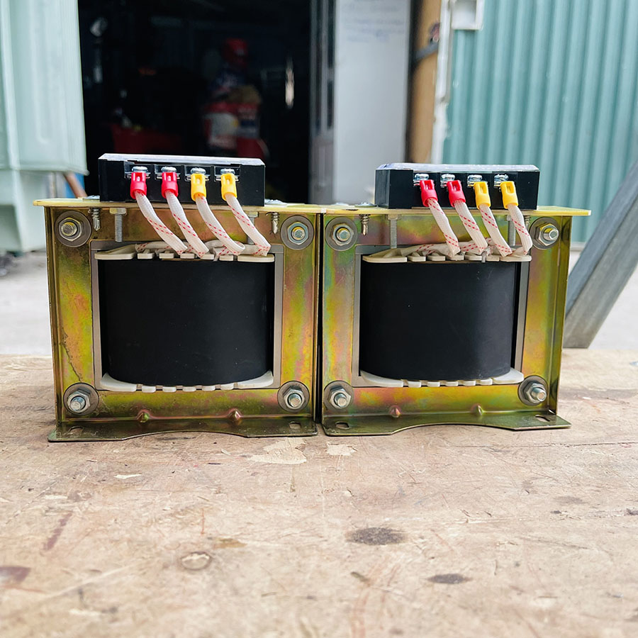 Tủ nguồn phụ 24VDC có tác dụng gì? Vì sao nên dùng biến áp tủ điện trong tủ điều khiển?