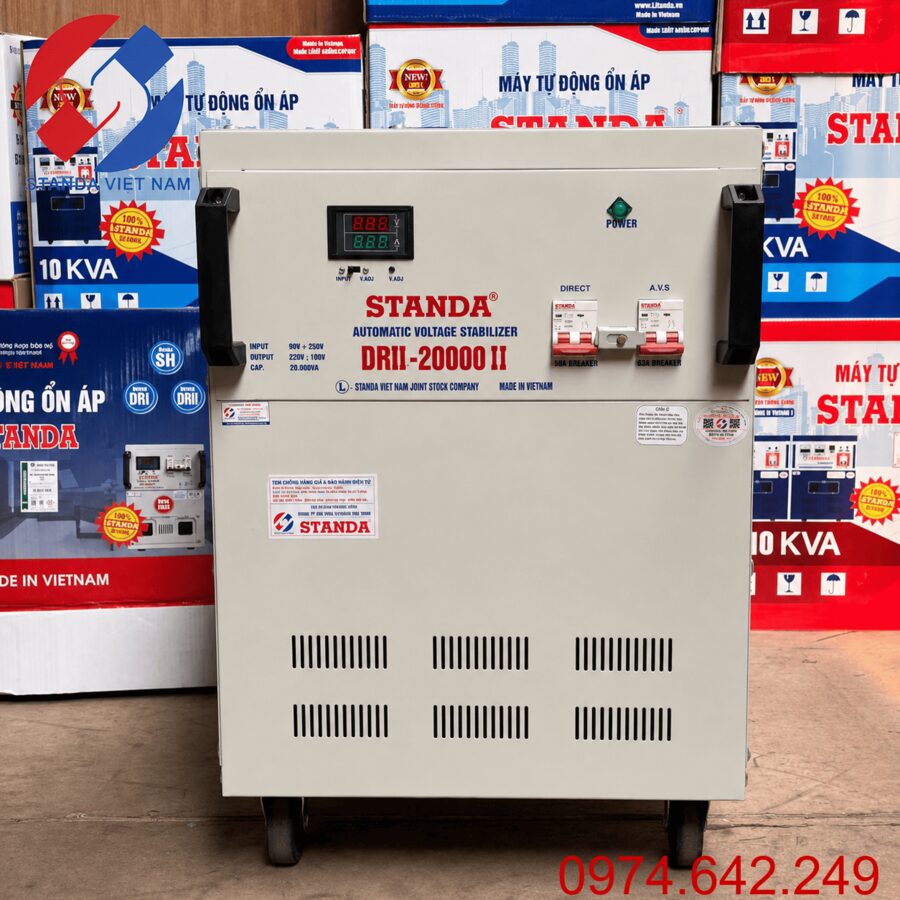 Ổn áp Standa 20KVA 1 pha là thiết bị có công suất định mức 20.000VA, 20KW, được sản xuất bởi Công ty Cổ phần Standa Việt Nam. Sản phẩm chuyên dùng để ổn định nguồn điện 220V cho gia đình nhỏ, cửa hàng, văn phòng hoặc một nhóm thiết bị điện có tổng công suất phù hợp.