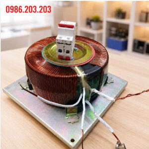 Biến áp khô 1 pha trần 5KVA 380V ra 110V Litanda là thiết bị chuyên dùng để hạ điện áp từ 380V xuống 110V cho máy móc