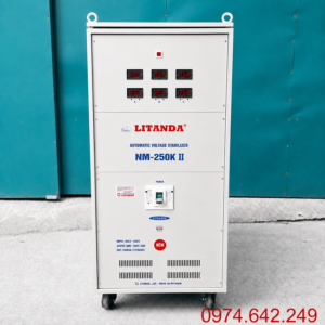Ổn áp 250KVA 3 pha dải 304V dùng cho lưới điện rất yếu, giúp ổn định nguồn điện liên tục và bảo vệ an toàn cho hệ thống thiết bị công nghiệp công suất lớn.
