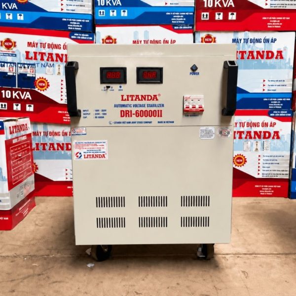 Ổn Áp Litanda 1 Pha 60KVA Dải 90V DRI-60000II chuyên dùng cho khu vực điện yếu, giúp khắc phục sụt áp và bảo vệ các thiết bị điện công suất lớn.