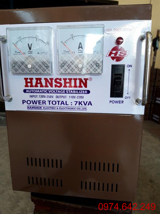 Ổn áp Hanshin 1 pha 7KVA dải 140V dùng cho khu vực điện tương đối ổn định, giúp ổn định điện áp và bảo vệ an toàn cho các thiết bị điện trong gia đình.