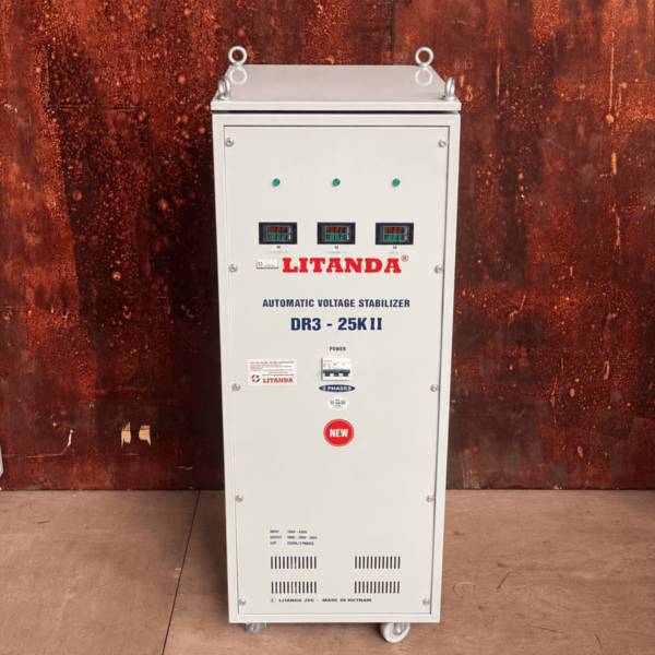 on-ap-litanda-3-pha-25kva-dr3-25kii-1 Ổn Áp Litanda 3 Pha 25KVA DR3-25KII giúp ổn định điện áp công suất lớn, dùng trong các nhà máy, xưởng sản xuất và khu vực có điện lưới 3 pha không ổn định.