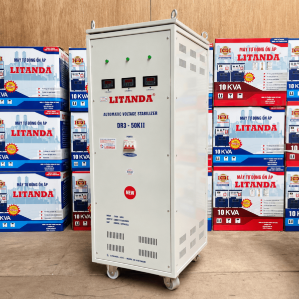 Ổn áp Litanda 3 pha 50KVA DR3-50KII chuyên dùng cho nhà xưởng lớn, giúp ổn định điện áp dải rộng và bảo vệ an toàn cho hệ thống máy móc công nghiệp.
