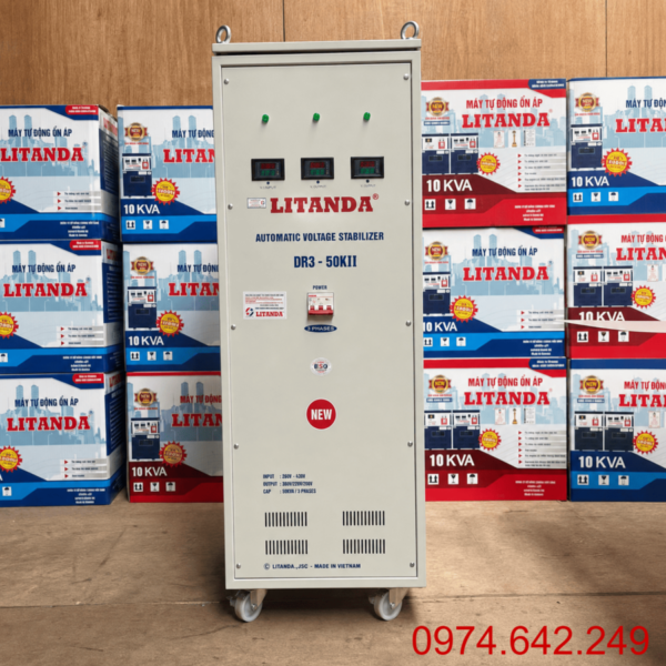 Ổn áp Litanda 3 pha 50KVA DR3-50KII chuyên dùng cho nhà xưởng lớn, giúp ổn định điện áp dải rộng và bảo vệ an toàn cho hệ thống máy móc công nghiệp.