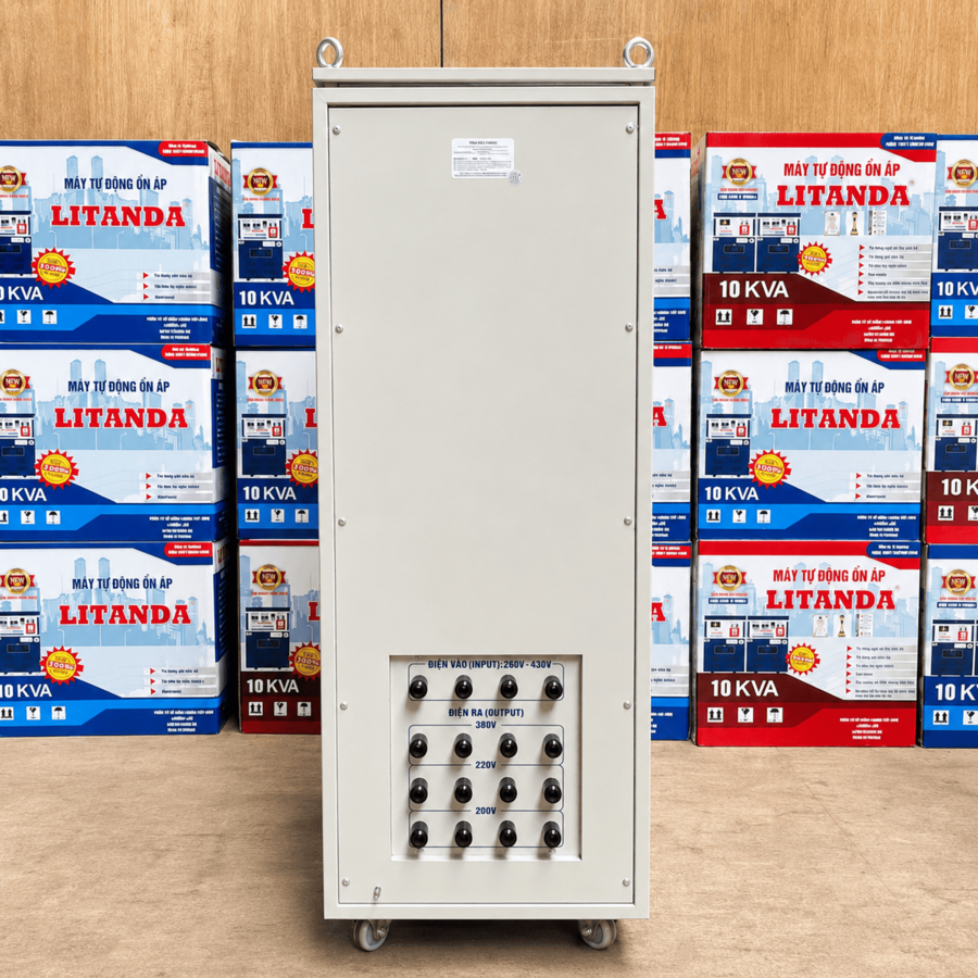 Ổn áp Litanda 3 pha 50KVA SH3-50KII dùng cho khu vực điện lưới 3 pha tương đối ổn định, giúp ổn định điện áp và bảo vệ thiết bị cho nhà xưởng hoặc văn phòng