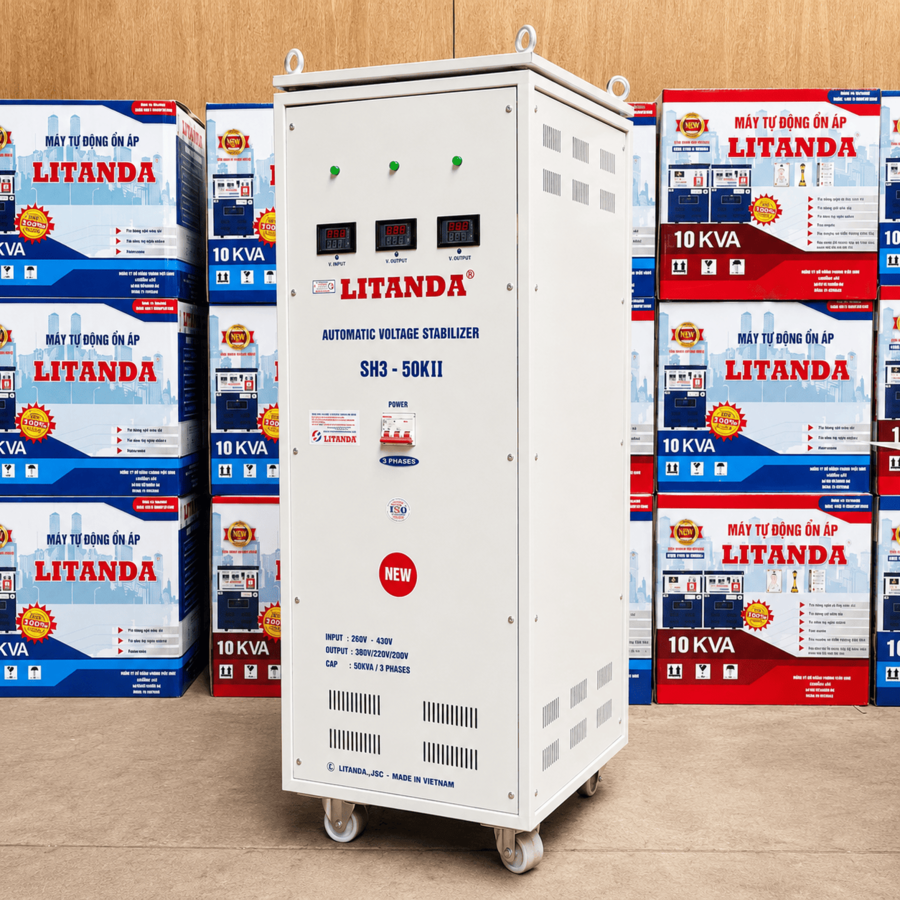 Ổn áp Litanda 3 pha 50KVA SH3-50KII dùng cho khu vực điện lưới 3 pha tương đối ổn định, giúp ổn định điện áp và bảo vệ thiết bị cho nhà xưởng hoặc văn phòng