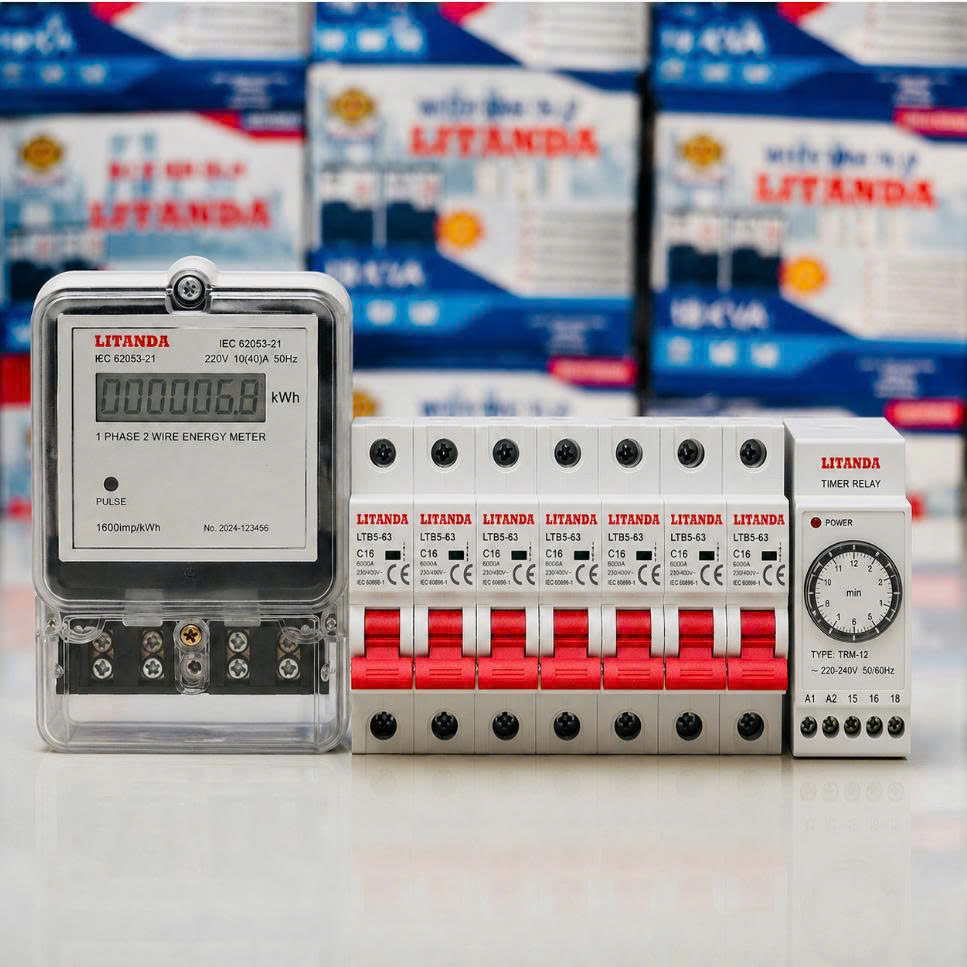 Timer relay là thiết bị thường xuất hiện trong tủ điện điều khiển nhưng dễ bị nhầm với relay trung gian hoặc công tắc hẹn giờ. Điểm khác biệt quan trọng là timer relay không chỉ đóng, ngắt mạch mà còn thực hiện thao tác theo một khoảng thời gian đã được cài đặt trước.