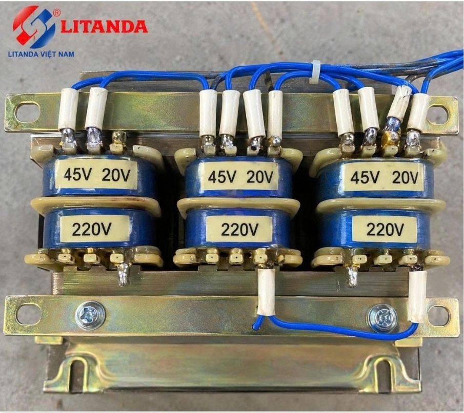 Tìm hiểu biến áp trần trong máy hàn với các mức điện áp đầu ra như 20V, 45V, 220V. Nhận quấn biến áp theo yêu cầu, phù hợp sửa chữa và thay thế máy hàn.