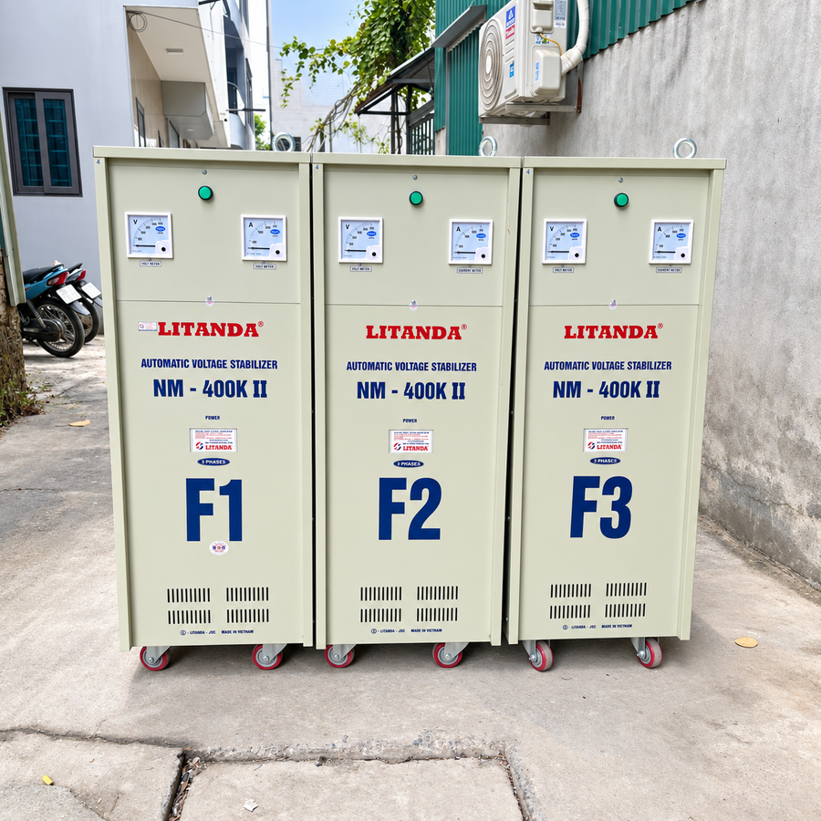 Ổn áp 3 pha khô và ngâm dầu chuyên dùng so sánh hai dòng thiết bị theo công nghệ tản nhiệt, giúp chọn loại phù hợp với môi trường sử dụng.