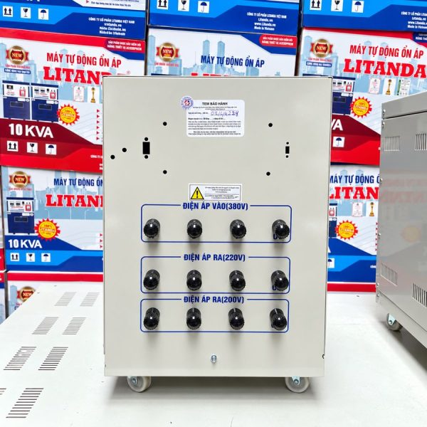 Biến áp cách ly 6KVA 3 pha chuyên dùng hạ áp nguồn điện 3 pha, triệt tiêu xung nhiễu, chống giật và bảo vệ an toàn tối đa cho thiết bị công nghiệp.