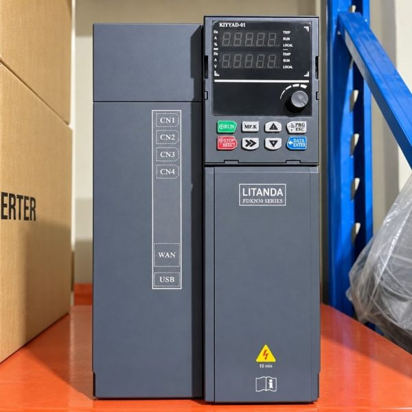 Biến tần 1 pha ra 3 pha 15KW chuyên dùng chuyển đổi nguồn điện, điều khiển tốc độ động cơ linh hoạt và bảo vệ tối ưu cho hệ thống máy móc.