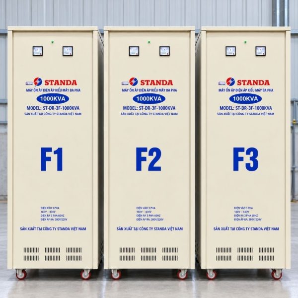 Ổn áp Standa 3 pha 1000KVA SH3-1000K/3II giúp ổn định điện áp 380V, bảo vệ toàn diện hệ thống máy móc nhà xưởng và tối ưu hóa hiệu suất vận hành.