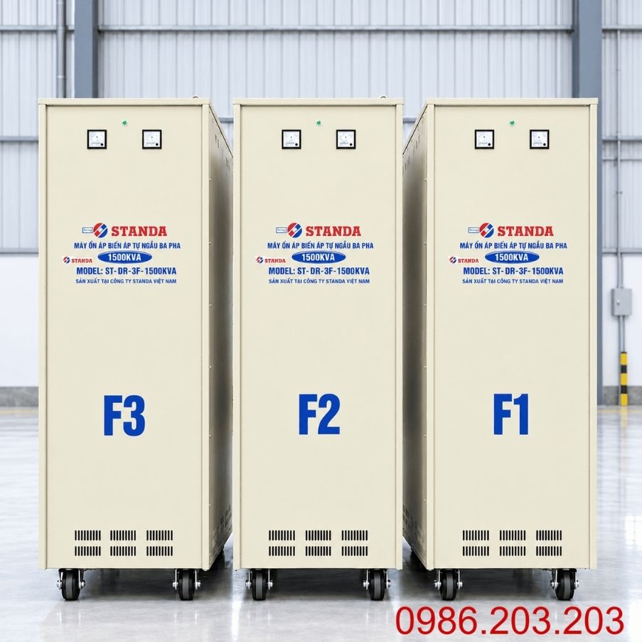 Ổn áp Standa 3 pha 1500KVA NM-1500K/3II giúp ổn định điện áp 380V, bảo vệ toàn diện hệ thống máy móc nhà xưởng và tối ưu hóa hiệu suất vận hành.