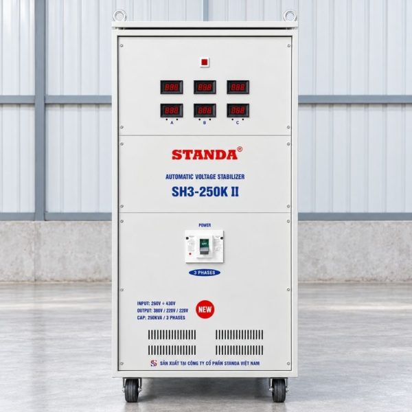 Ổn áp Standa 3 pha 250KVA SH3-250KII giúp cân bằng nguồn 380V, bảo vệ thiết bị điện công nghiệp, chống sốc áp, quá tải và nâng cao tuổi thọ máy móc
