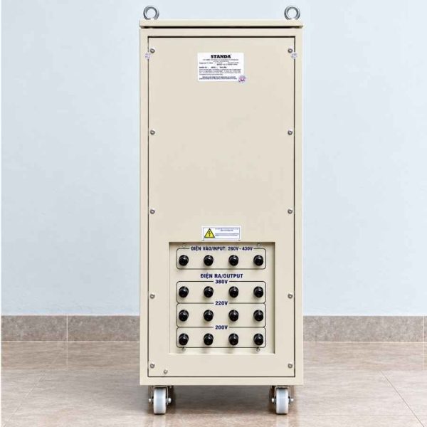 Ổn áp Standa 3 pha 3KVA SH3-3KII chuyên dùng kéo điện yếu, ổn định nguồn 380V, chống quá tải, ngắn mạch và bảo vệ hệ thống thiết bị vận hành an toàn, bền bỉ