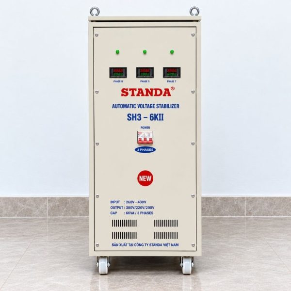 Ổn áp Standa 3 pha 6KVA SH3-6KII chuyên dùng kéo điện yếu, ổn định nguồn 380V, chống quá tải, ngắn mạch và bảo vệ hệ thống thiết bị vận hành an toàn, bền bỉ
