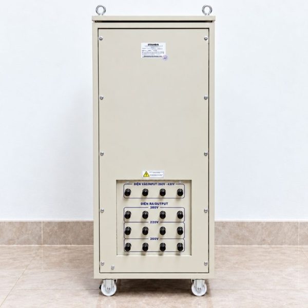 Ổn áp Standa 3 pha 6KVA SH3-6KII chuyên dùng kéo điện yếu, ổn định nguồn 380V, chống quá tải, ngắn mạch và bảo vệ hệ thống thiết bị vận hành an toàn, bền bỉ