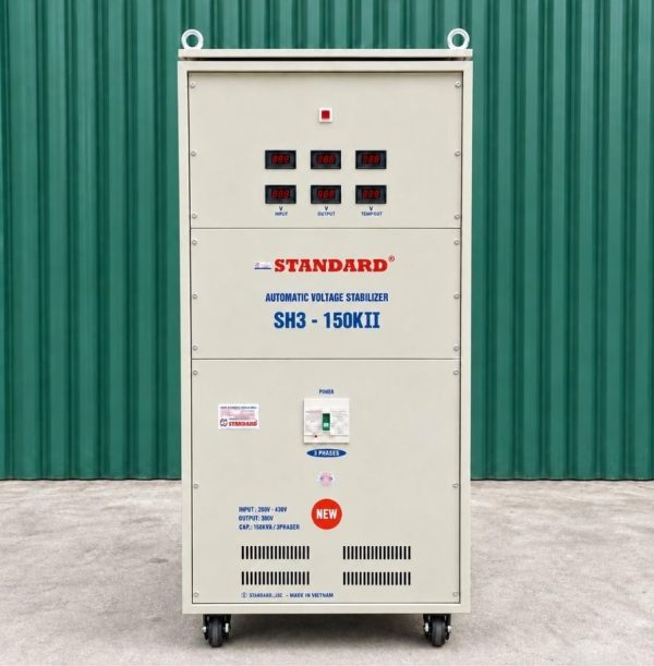 Ổn áp Standard 3 pha 150KVA SH3-150KII chuyên dùng ổn định điện áp tự động, chống quá tải, ngắn mạch, nâng cao độ bền và bảo vệ các thiết bị điện.