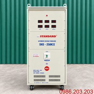 Ổn áp Standard 3 pha 250KVA SH3-250KII chuyên dùng ổn định điện áp tự động, chống quá tải, ngắn mạch, nâng cao độ bền và bảo vệ các thiết bị điện.